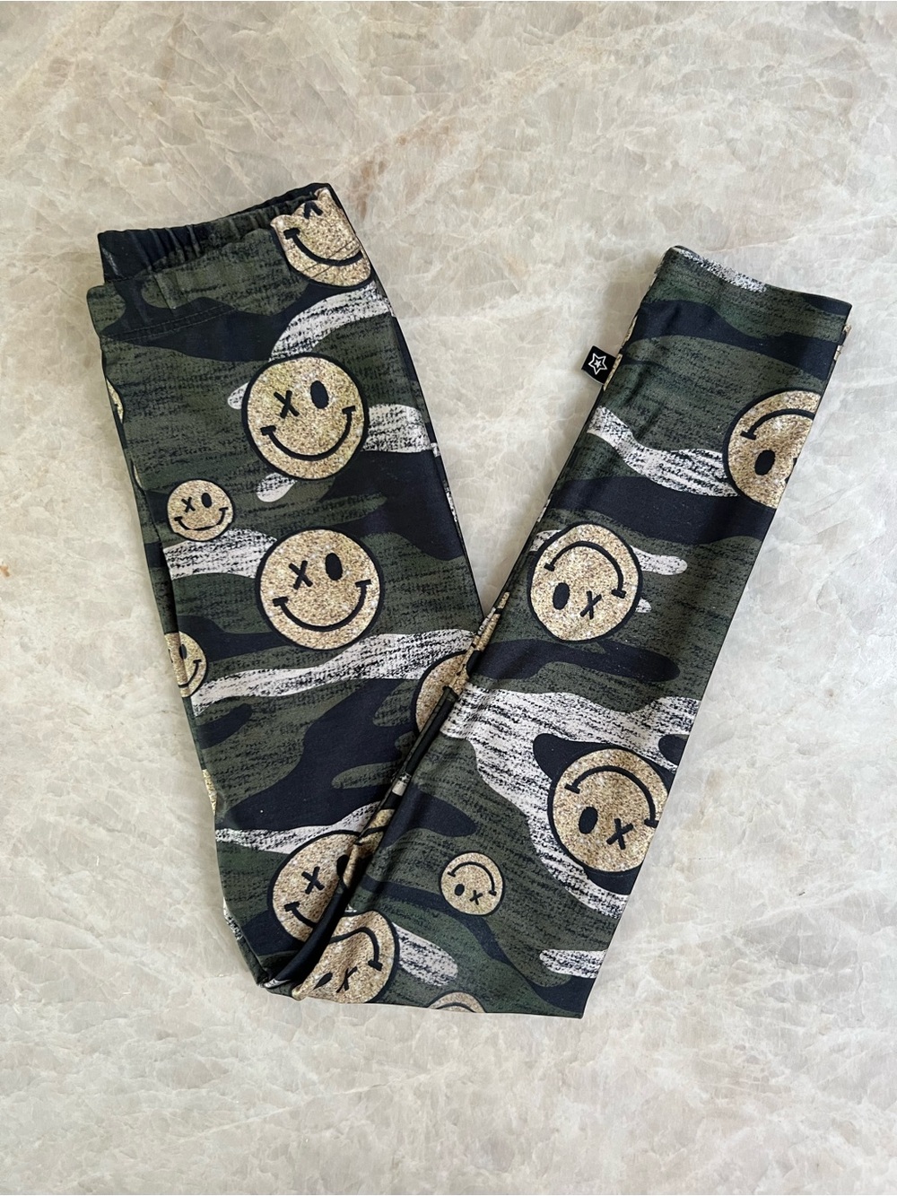 Pixie Lane camo emoji leggings size 8
